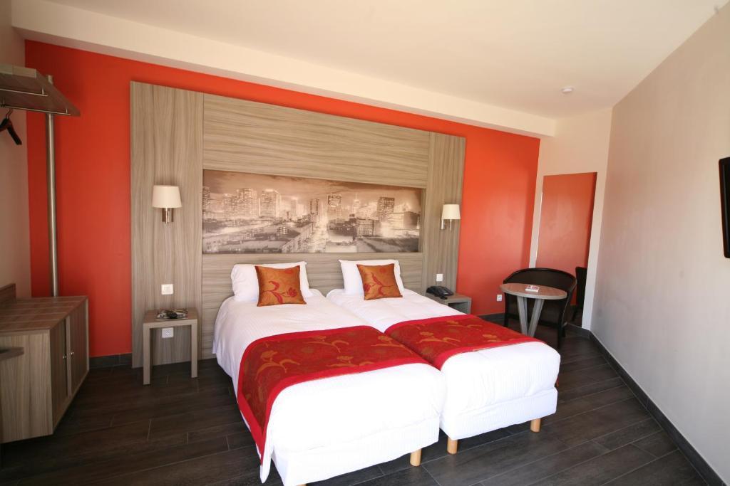 Charme Hotel, Montbeliard Sud الغرفة الصورة